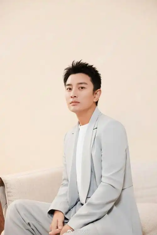 贾乃亮代言速度堪称一绝,新代言一个接一个,今天又官宣了雪花秀参养