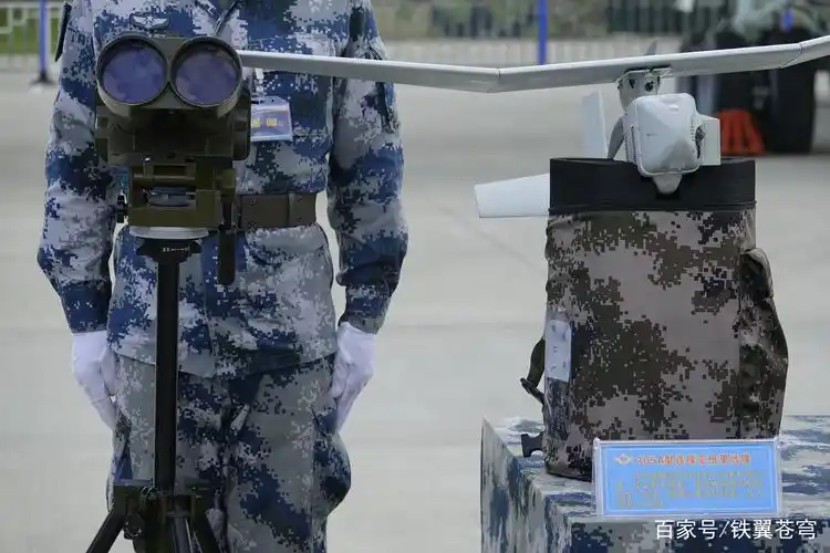 中国空降兵公开展示"吃鸡利器",高科技侦察情报装备前所未见