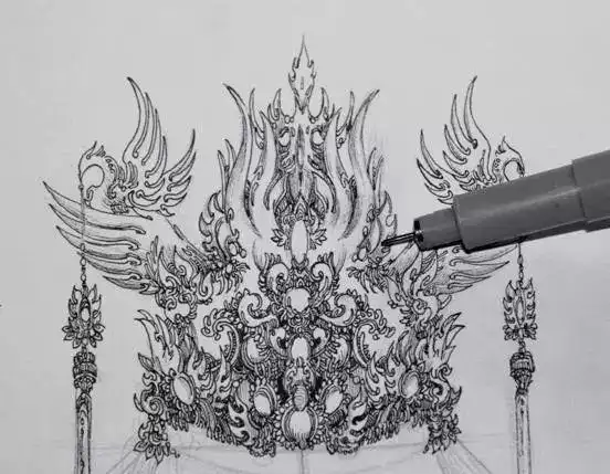 对称关系,同时也要在装饰物上添加一些阴影,以增强体积感和凤冠质感