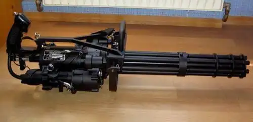 射速恐怖的加特林,却只能活跃在大屏幕上