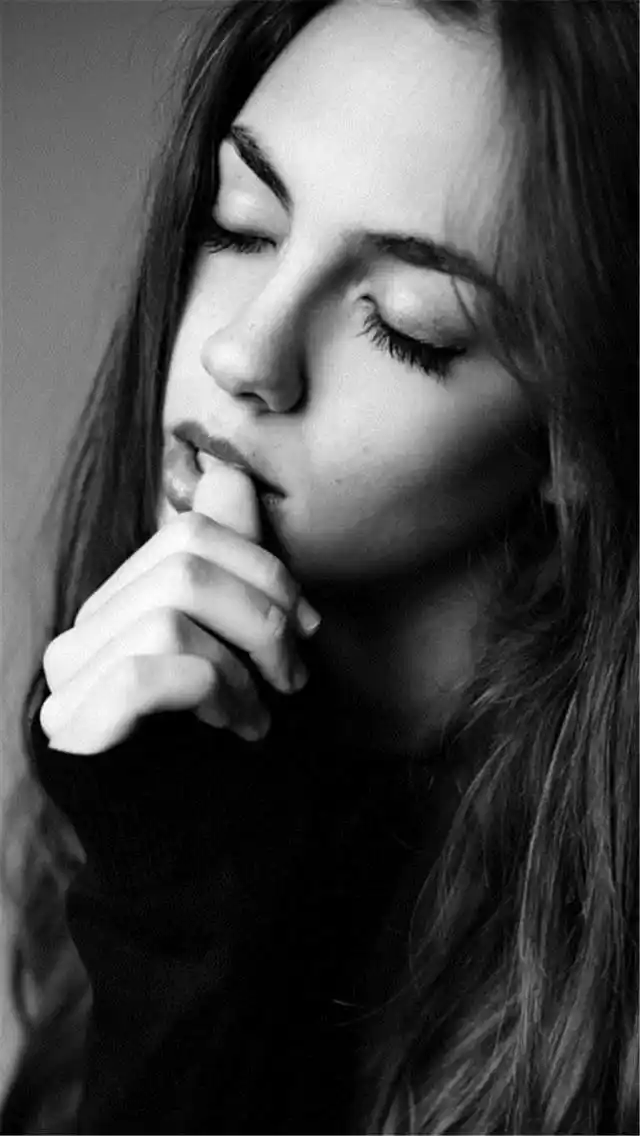 精选欧美黑白美女手机高清壁纸下载_美女_手机壁纸下载_美桌网