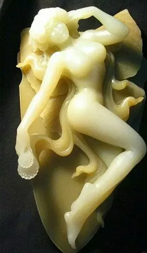 惟妙惟肖的人体玉雕