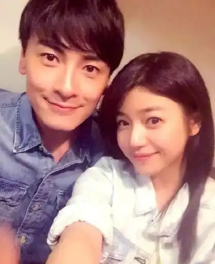 郑元畅陈妍希交往过(被曝与白冰前夫丁一亲密合照亲自发文称自己喜欢