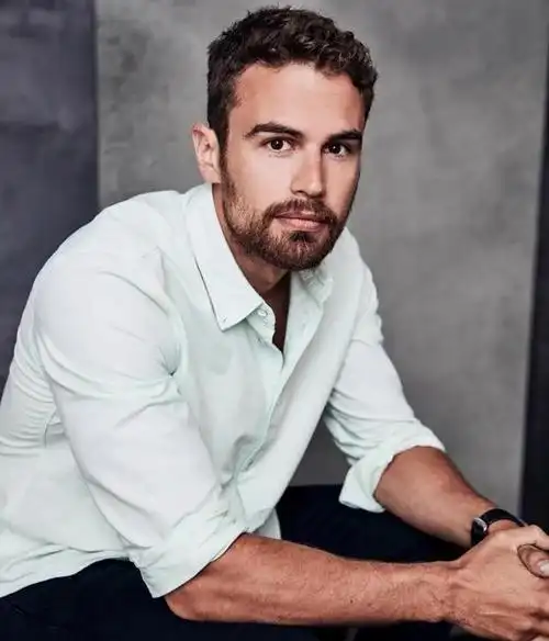 38岁的英国男演员主演电视剧版绅士们