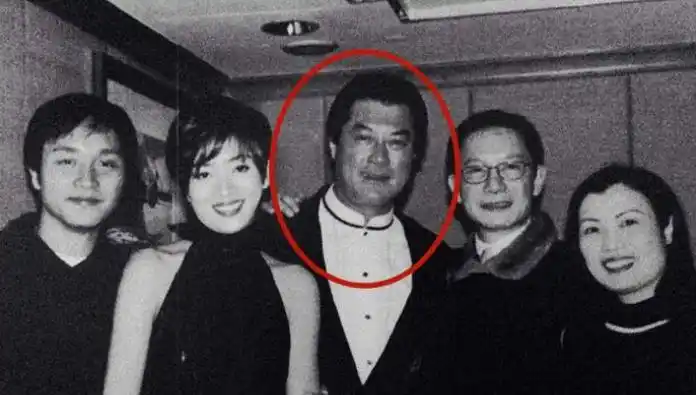 他是向华强最害怕的人还是张学友的岳父谢贤叫他弟弟