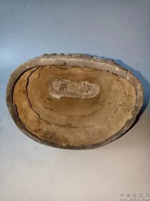 串乡收到的一尊莲花座老铜佛像