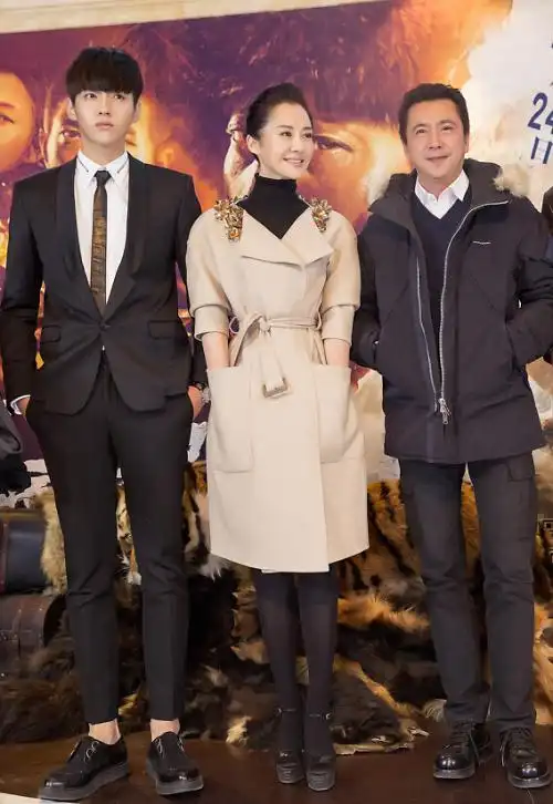 18】【明星】吴亦凡许晴携手亮相首映礼 或出演《大叔帮帮忙》演姐弟