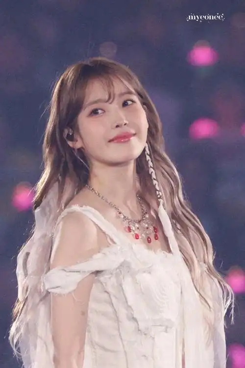 #iu李知恩世界巡回演唱会#