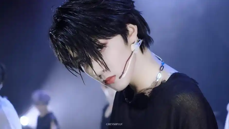 刘耀文好像江猛啊,不知道大家有没有看过恶魔在身边?