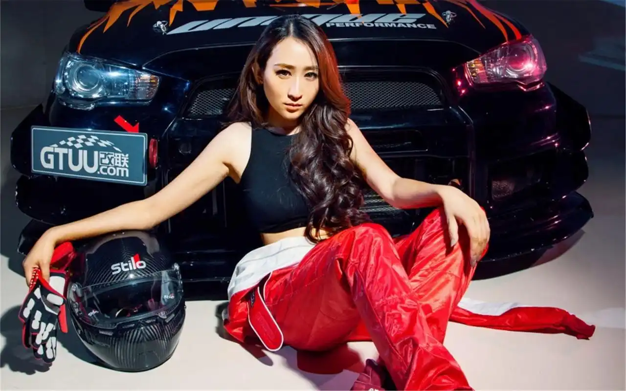 火辣美女车模美艳写真高清壁纸