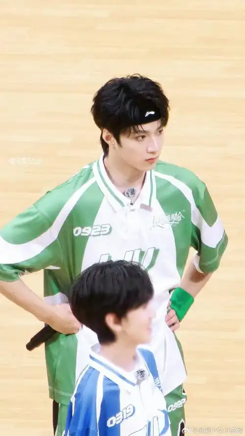 看不到刘耀文打篮球了