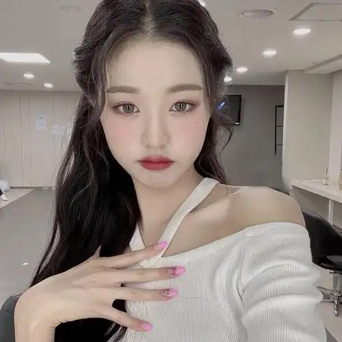 盘点那些很会自拍/很适合做头像的韩国女爱豆们【多图流量预警】