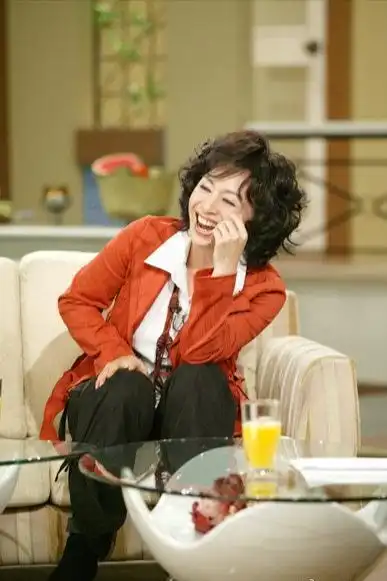 56岁朴海美怎么老成这样戏外生活不如意头发花白满眼都是沧桑