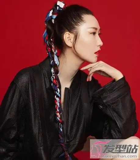 冷酷风女生编发发型吸睛有个性气场十足
