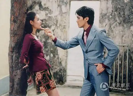 滚动    >>>甜馨大胆"表白",王源哥哥都不好意思了   腾讯娱乐讯(文