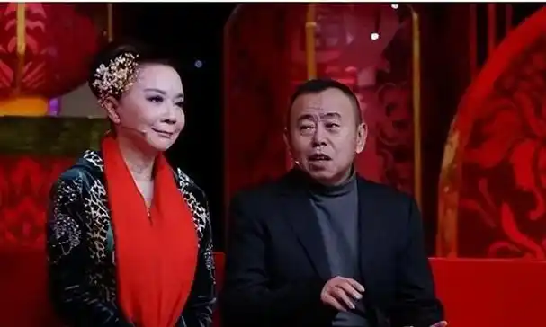 著名演员蔡明从国民笑星到争议不断如今她过得怎样了