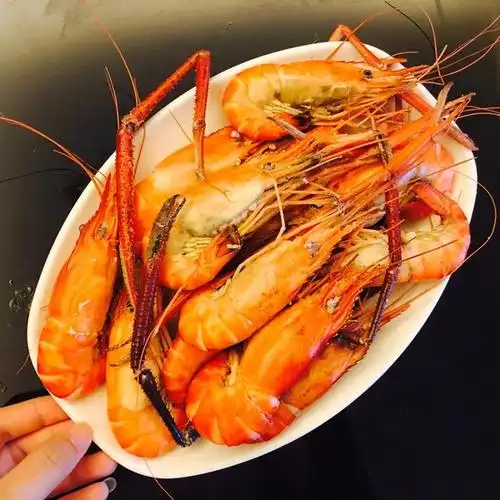 p>大头虾,广东方言,意思是形容一个人很粗心.