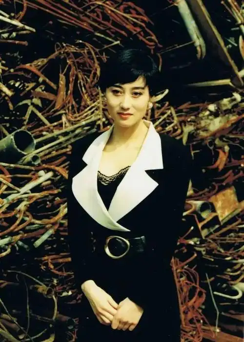 年轻时的利智有多美?看完这些照片,才知何谓风情万种