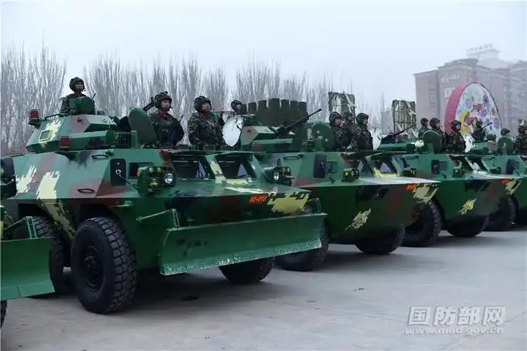 新疆边防机动支队参加喀什反恐维稳誓师大会