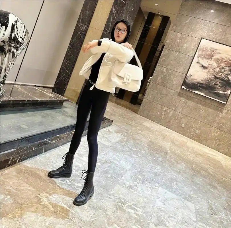 对张蓝心的印象就是《十二生肖》里那双大长腿.