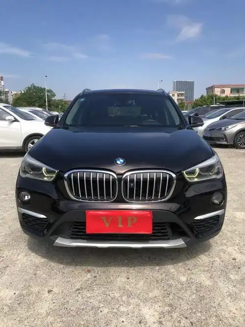 17款宝马x1,1.5t自动档顶配,大屏导航,电动记忆座椅