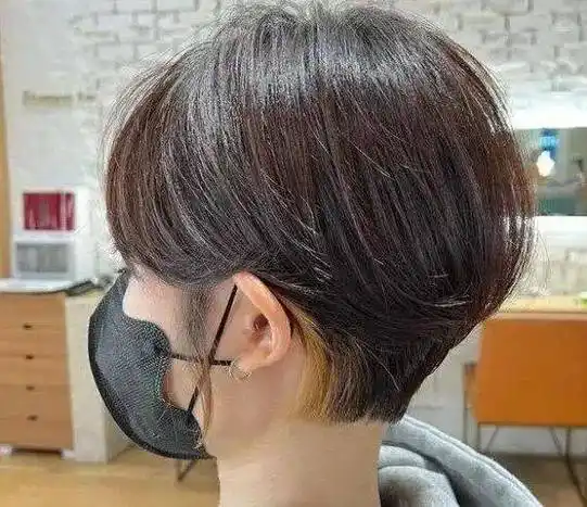 清爽减龄的夏季短发,好看减龄又时髦,特别显脸小