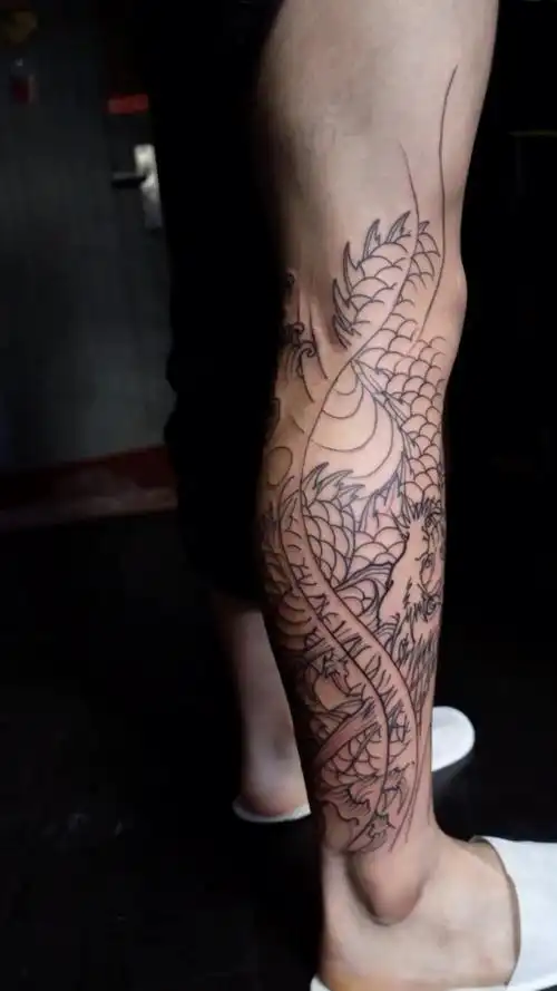 包小腿龙线条,武汉传统纹身