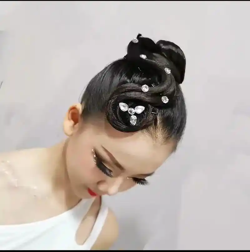 拉丁舞发型分享#影视化妆培训学校 #拉丁舞造型 #化妆培训  - 抖音