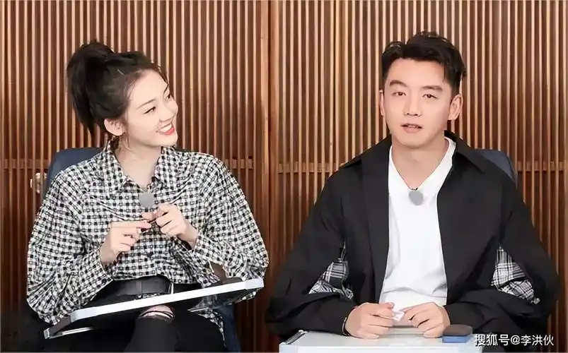 郑恺苗苗三胎孩子满月足迹疑曝光,女方被嘲是生育机器  第9张