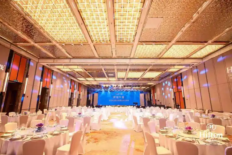 30桌的婚宴用世茂希尔顿的全厅真香呀