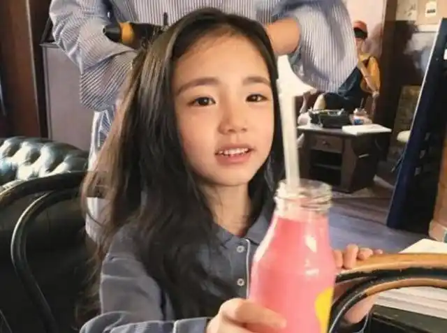 张亮儿子晒近照,13岁身高直逼187,为啥星二代都长那么高?