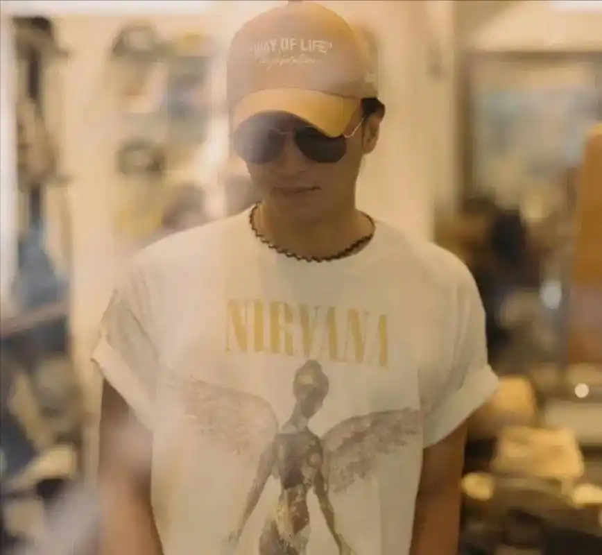 当年张柏芝和任贤齐一起拍电视剧,在拍摄结束后被张柏芝所吸引,居有