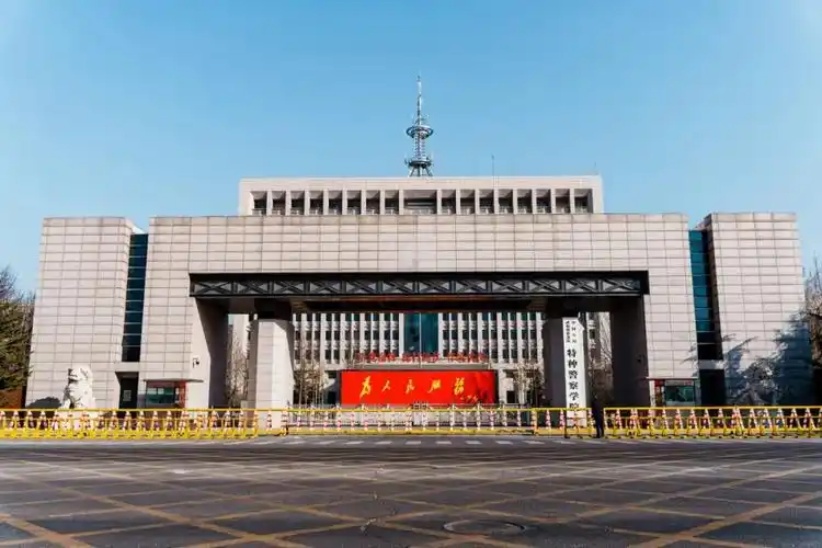 武警警官学院  钱成,马羿素材:武警警官学院 代坤;武警工程