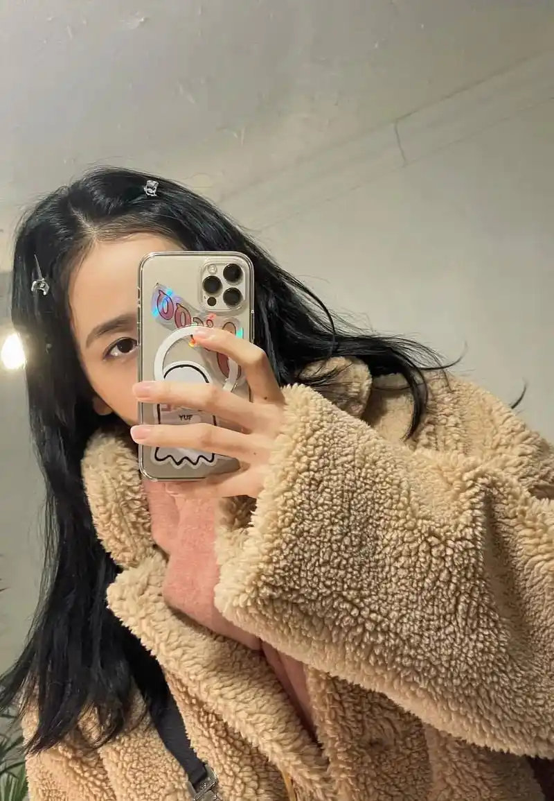 jisoo 金智秀|对镜自拍合集 #可爱头像 #图源网络侵权 - 抖音