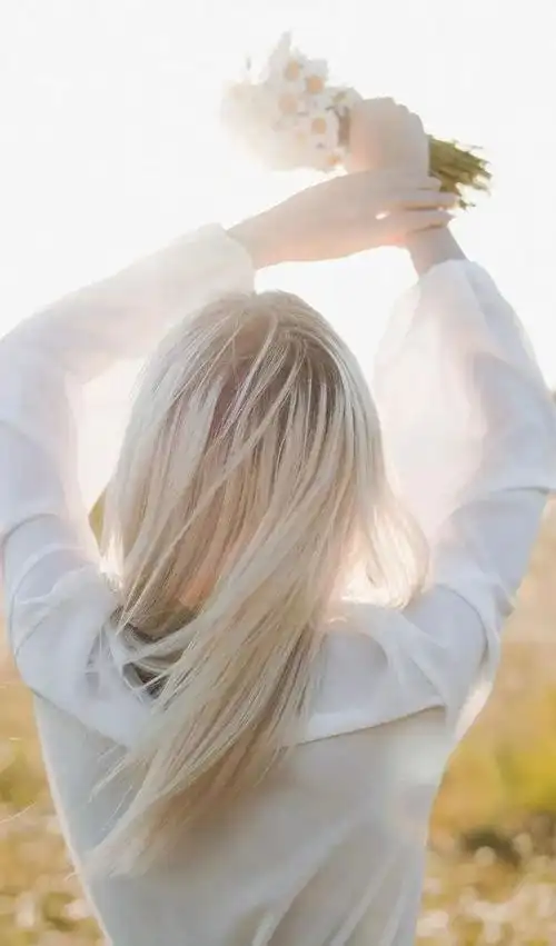 每晚20:00更新 记得打开手机 查收我的礼物精美手机壁纸,朋友圈背景图