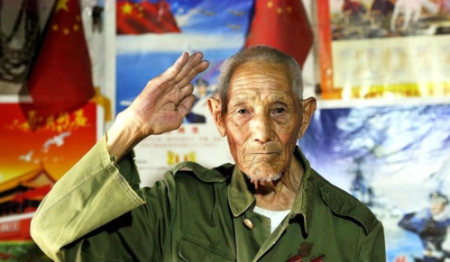 一组抗战老兵的旧照片透过他们的眼睛仿佛能看到那个时代的军魂