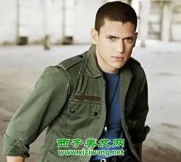 男生帅气的平头发型造型图