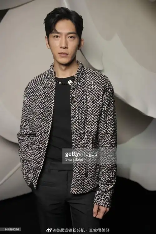 投稿井柏然生图#井柏然 八个字我决定接下这部戏