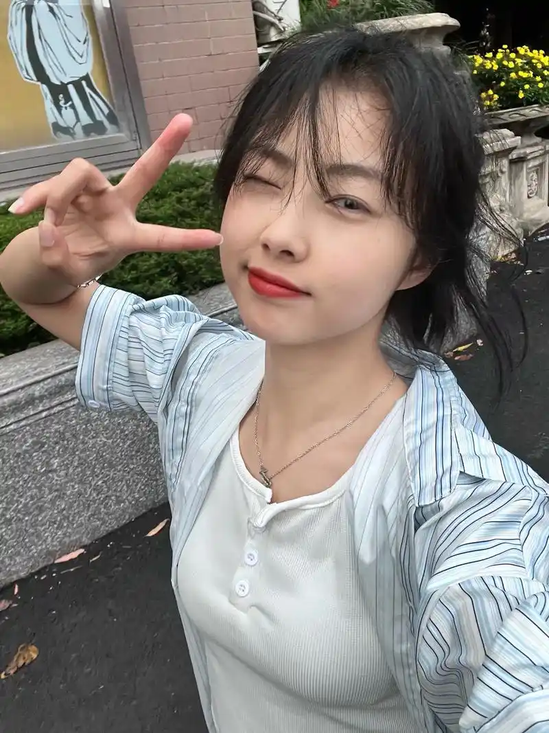 都说女孩子越夸越好看 可以夸夸我吗 - 抖音