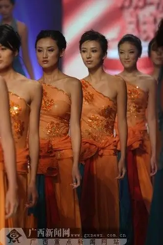 "秀"出气质 cctv模特大赛南宁分区赛晚装展示-广西新闻网