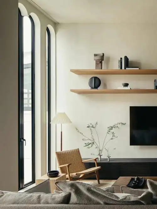 muji风格在设计上以素雅为主·装修时会大量使用原木色,单色调以及木