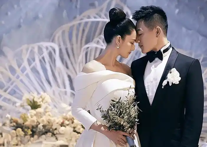 张馨予,黑料不断靠种菜洗白,婚后生活实名羡慕,嫁对了_节目_恋情_何捷