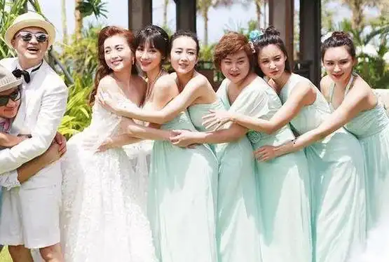 "冻龄女神"柳岩,42岁情感坎坷|贾玲|包贝尔|包文婧|大波浪_网易订阅