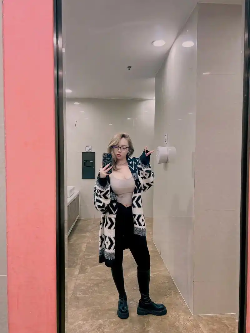 刚才刷到一条抖音,说是163,110斤的女孩子胖?那我 - 抖音