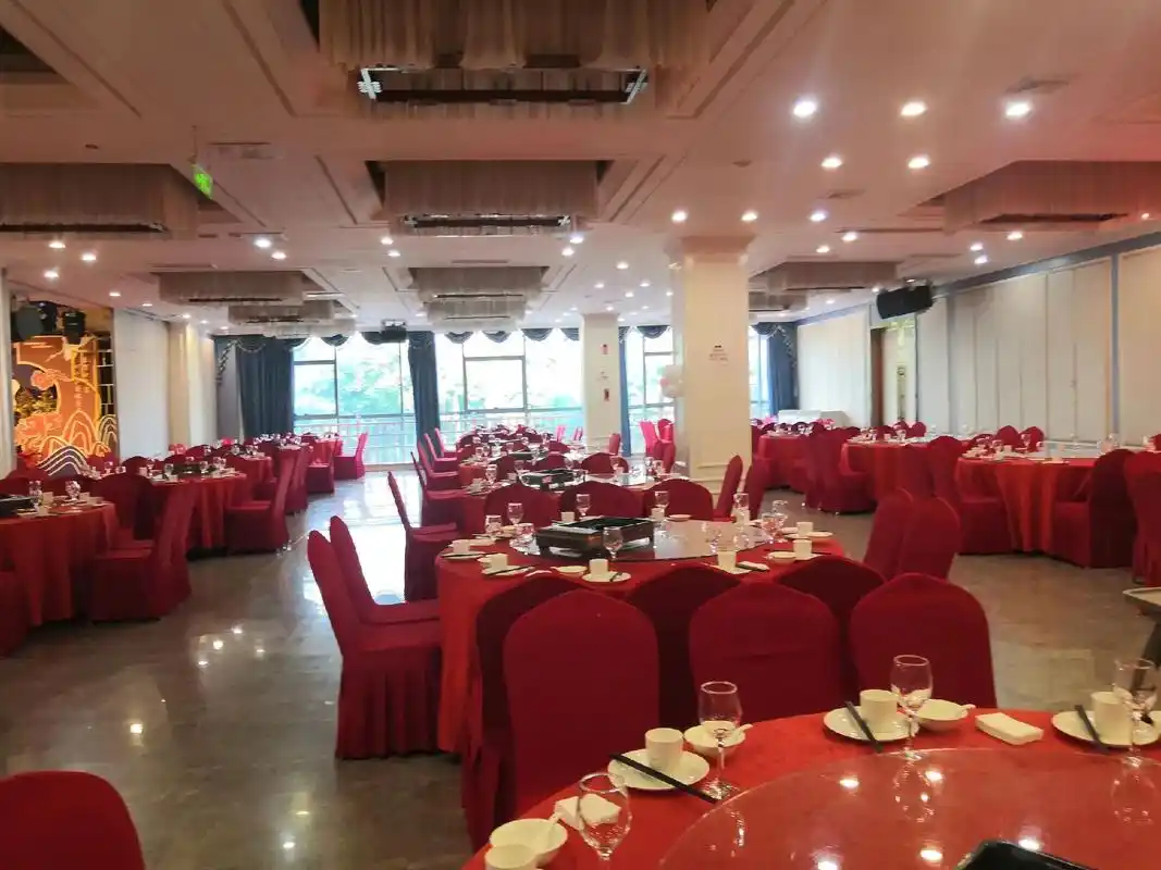 你喜欢哪种风格的布置.#婚宴现场 #喜宴大厅设计效果图 - 抖音