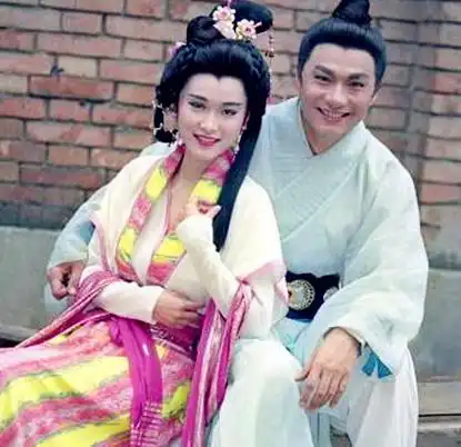 图港星林俊贤喜欢傅艺伟吗复出拍戏竟满头白发