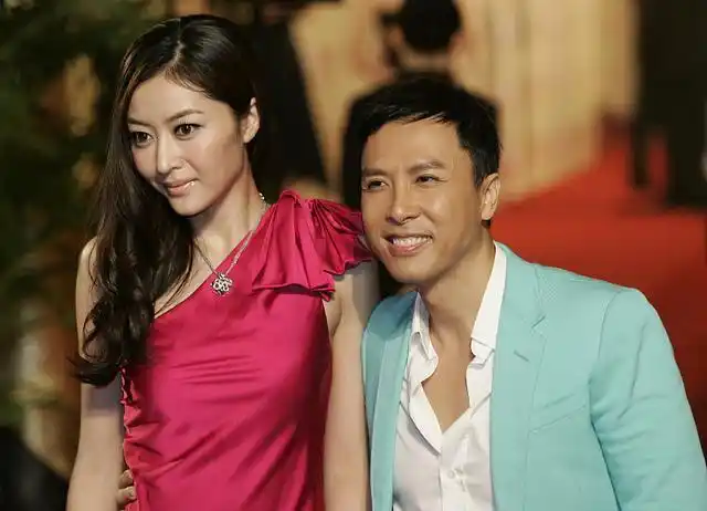 熊黛林的身材好过头了和甄子丹合照都要低头太让人羡慕了吧