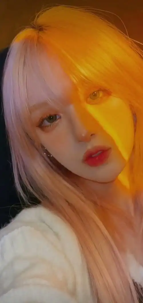 real机智张美女高清屏保