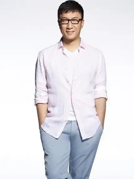 "叔圈颜王"孙红雷高调支持国货,但也不忘保暖养生,简单却干练|西装