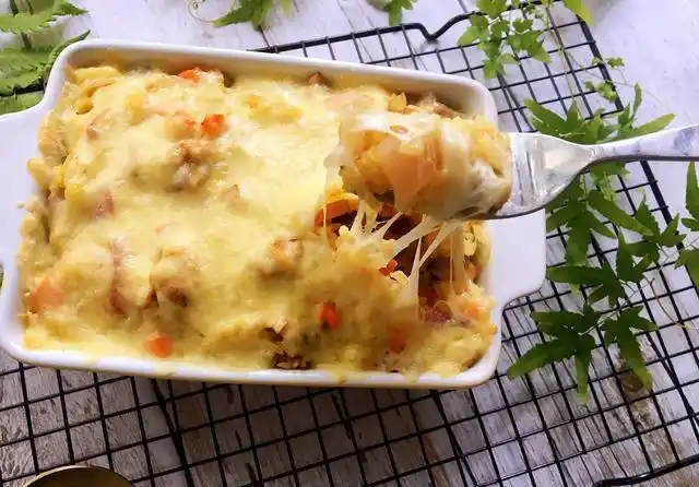 咖喱还有此做法,做成咖喱鸡肉焗饭,营养丰富味道好